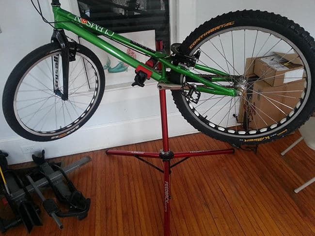 Best Bike Repair Stand for a Carbon Frame