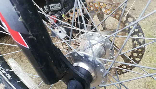 How to remove rust from bike disc brakes